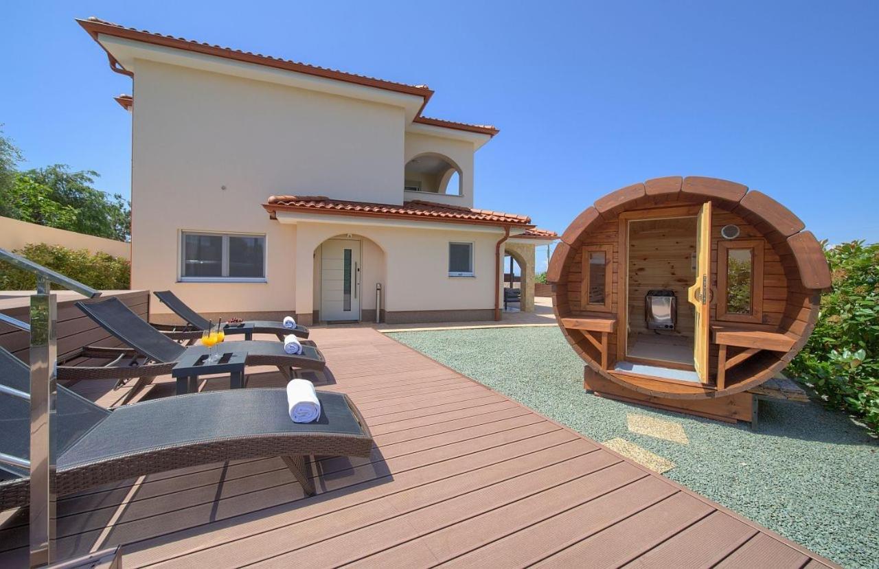 Holiday House Sea & Sun Residence Rasopasno ภายนอก รูปภาพ