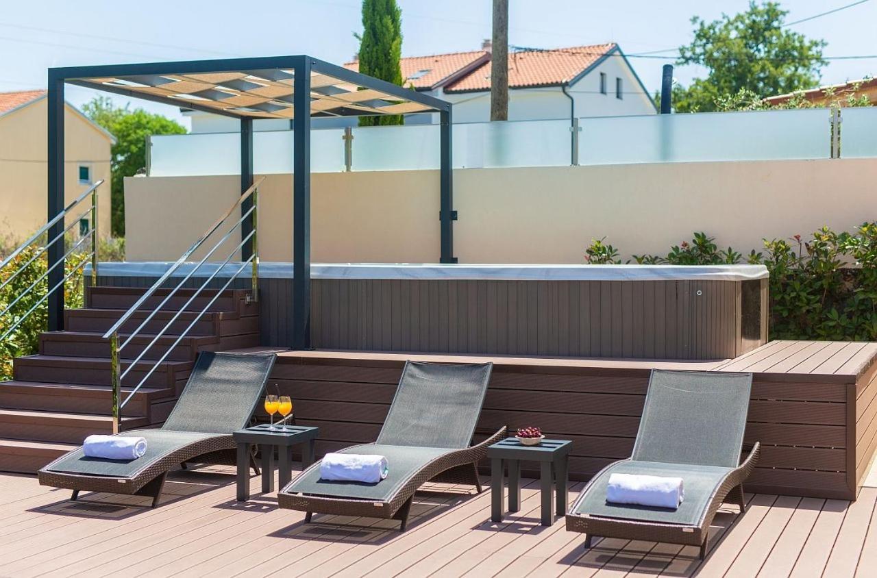 Holiday House Sea & Sun Residence Rasopasno ภายนอก รูปภาพ