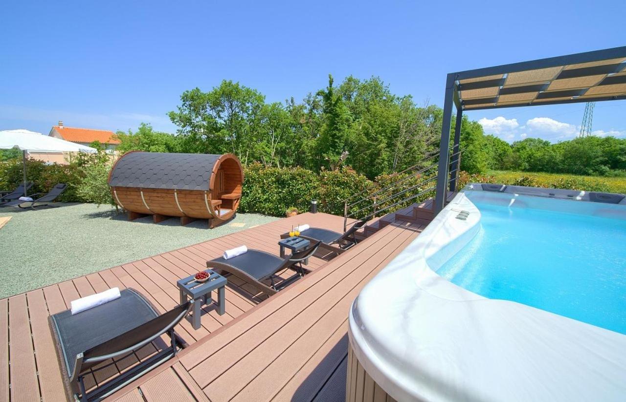 Holiday House Sea & Sun Residence Rasopasno ภายนอก รูปภาพ