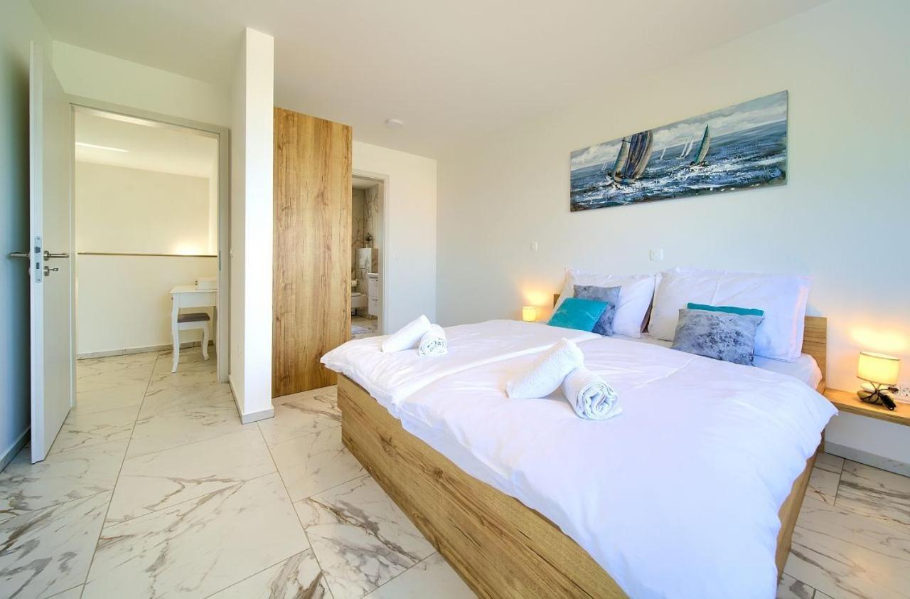 Holiday House Sea & Sun Residence Rasopasno ภายนอก รูปภาพ