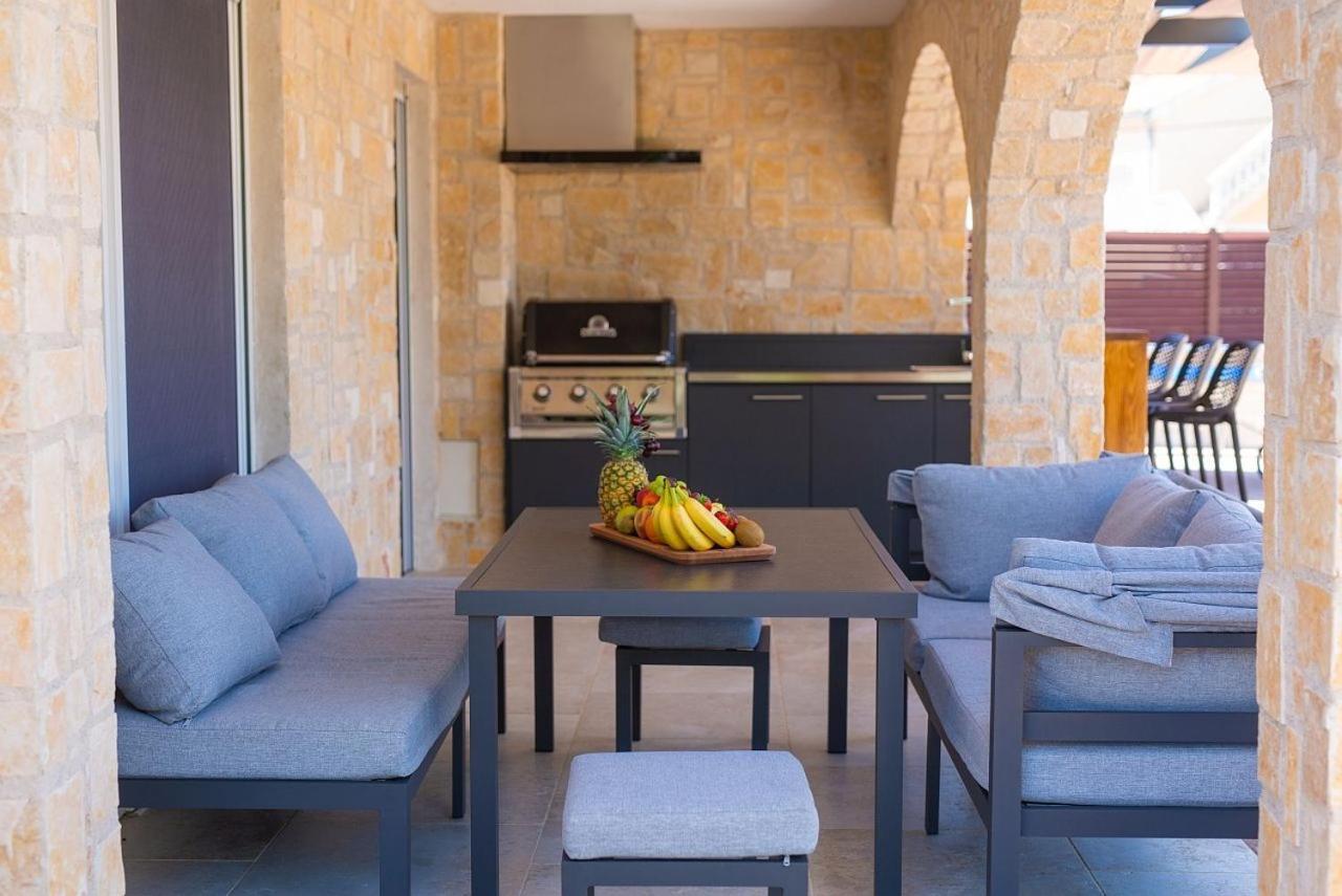 Holiday House Sea & Sun Residence Rasopasno ภายนอก รูปภาพ