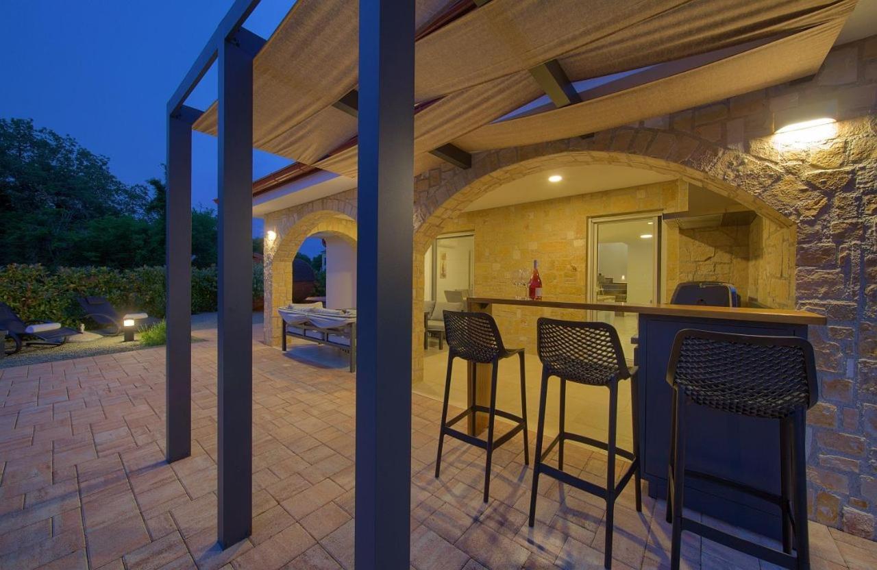 Holiday House Sea & Sun Residence Rasopasno ภายนอก รูปภาพ