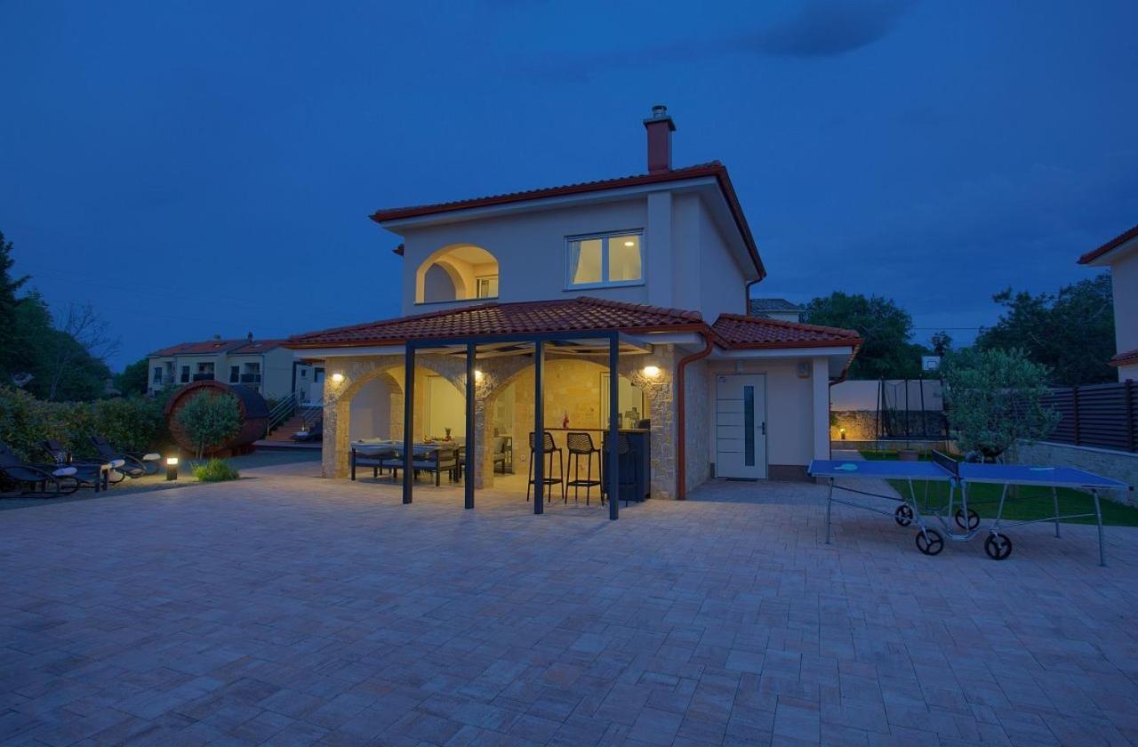 Holiday House Sea & Sun Residence Rasopasno ภายนอก รูปภาพ