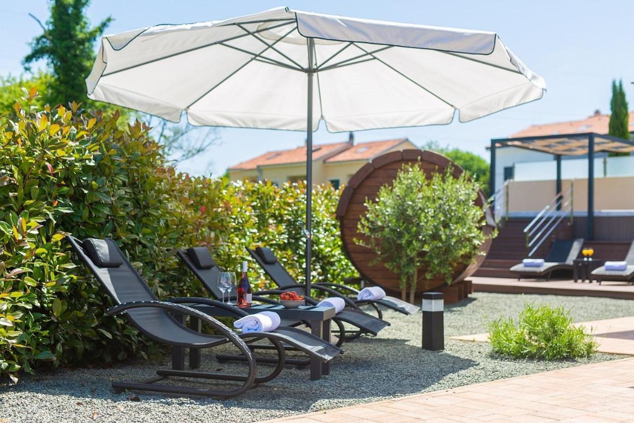 Holiday House Sea & Sun Residence Rasopasno ภายนอก รูปภาพ