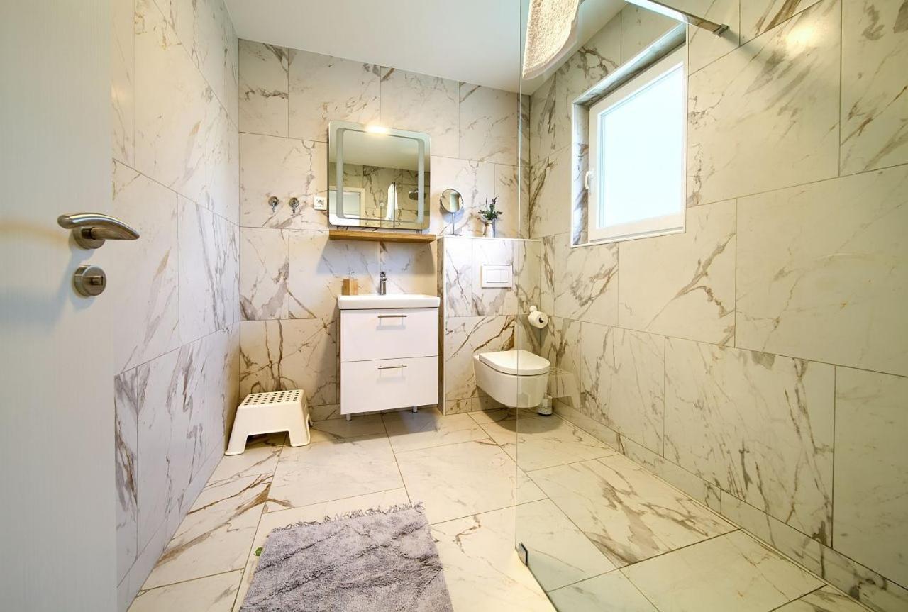 Holiday House Sea & Sun Residence Rasopasno ภายนอก รูปภาพ