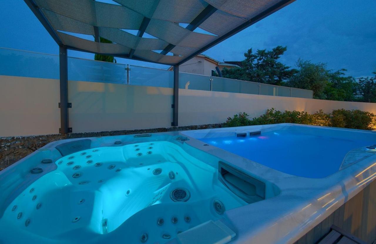 Holiday House Sea & Sun Residence Rasopasno ภายนอก รูปภาพ