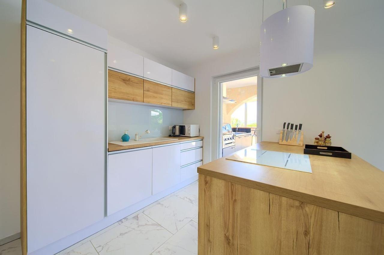 Holiday House Sea & Sun Residence Rasopasno ภายนอก รูปภาพ