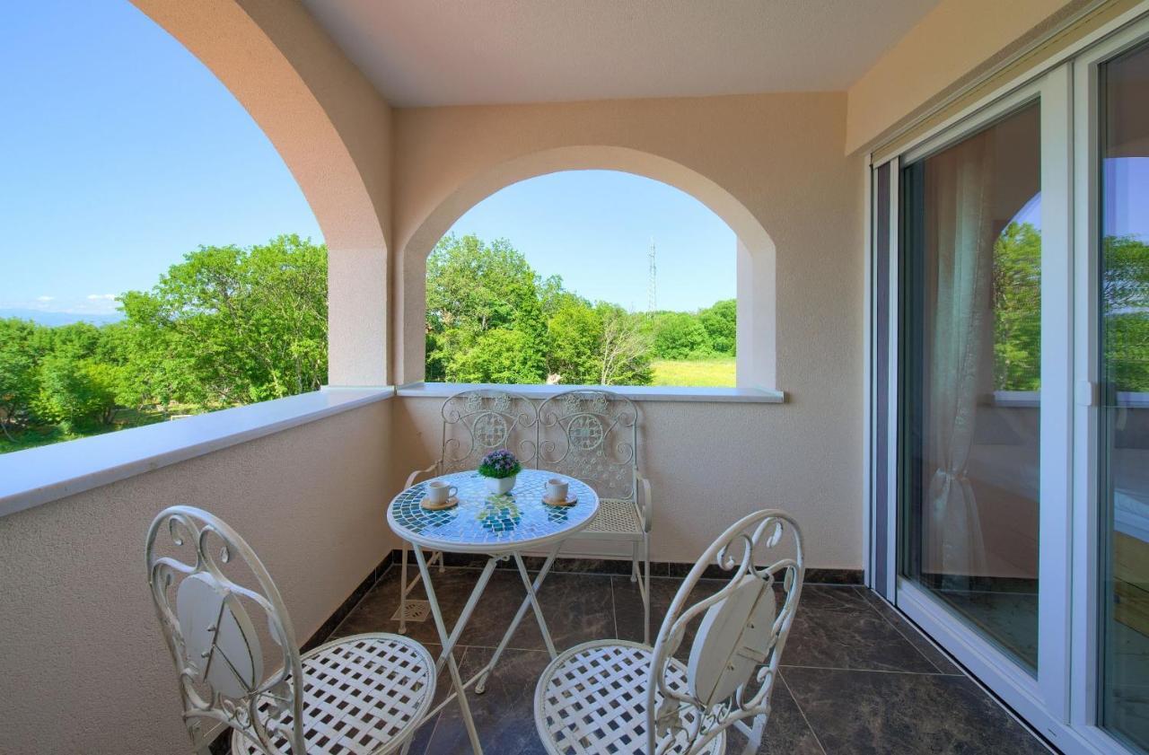 Holiday House Sea & Sun Residence Rasopasno ภายนอก รูปภาพ