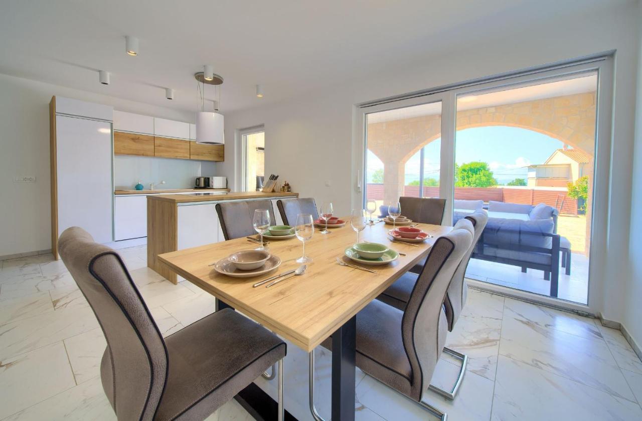 Holiday House Sea & Sun Residence Rasopasno ภายนอก รูปภาพ